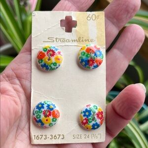 4 Vtg Streamline Floral Buttons 2 Hole Made In Italy NOS Spring Summer 3/5”